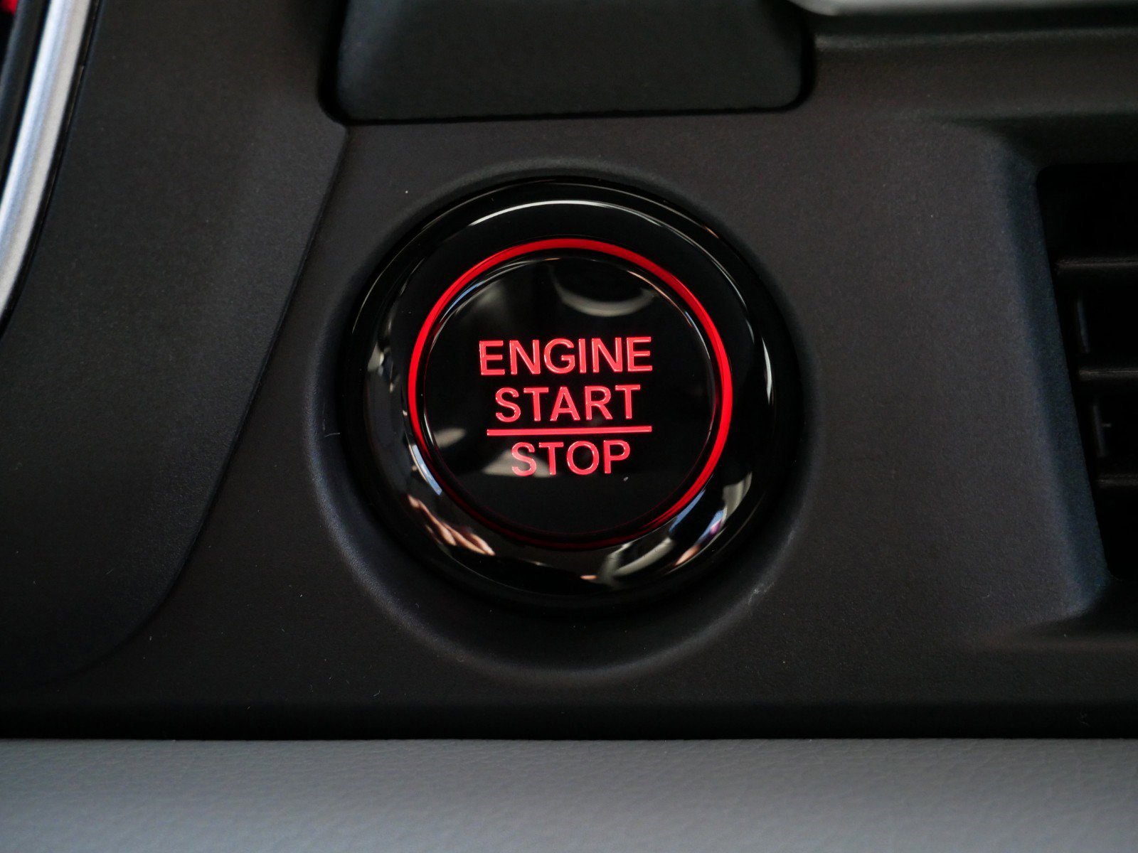 New 2025 Honda Pilot EX-L image 24