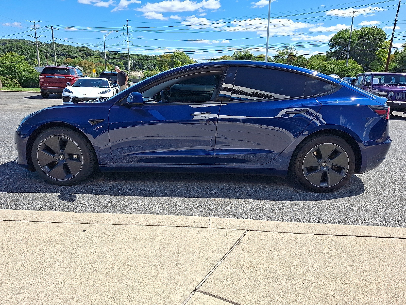 Used 2023 Tesla Model 3 Standard Range RWD image 4