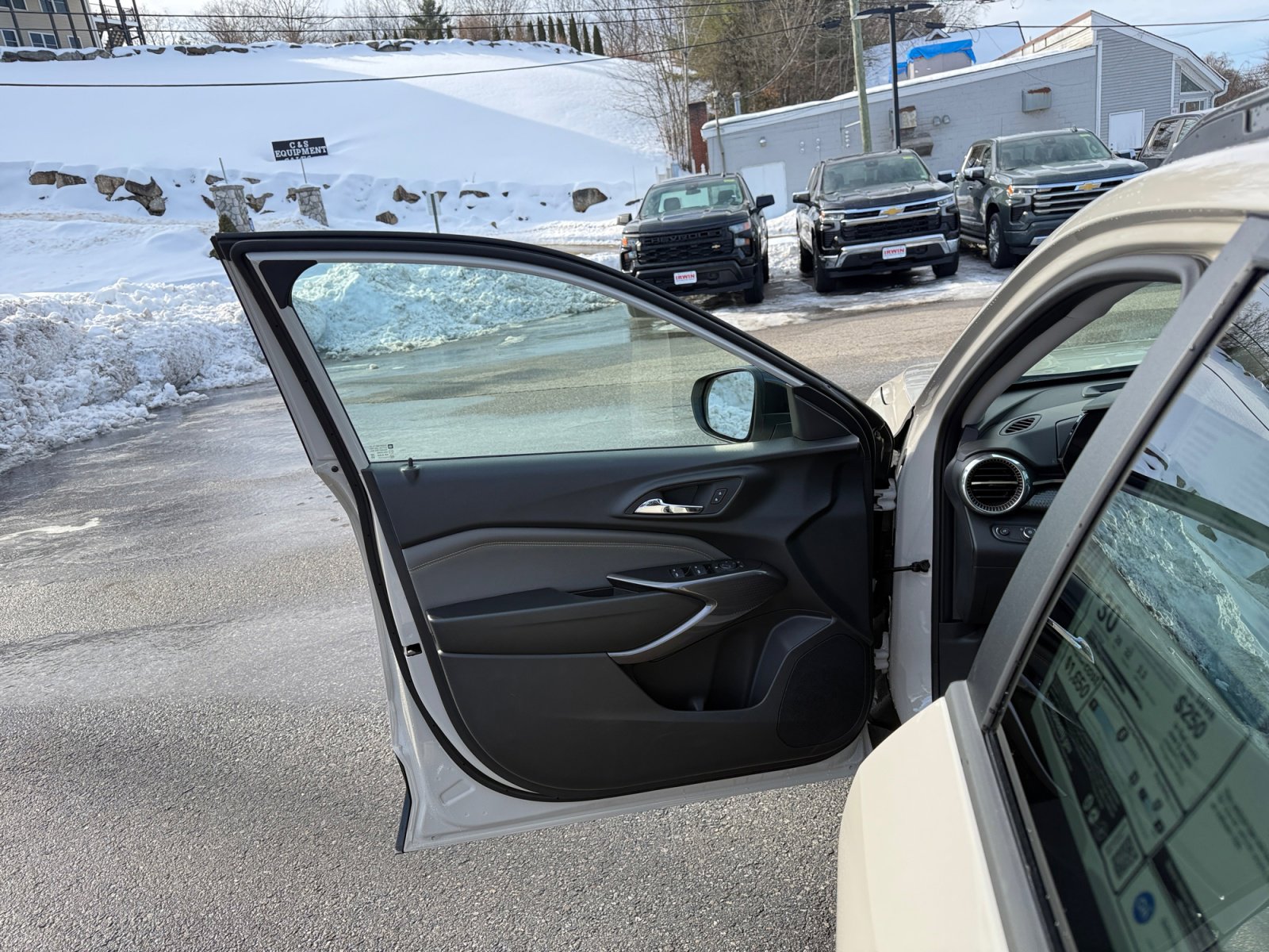 New 2026 Chevrolet Trax ACTIV w/ Sunroof Package image 23