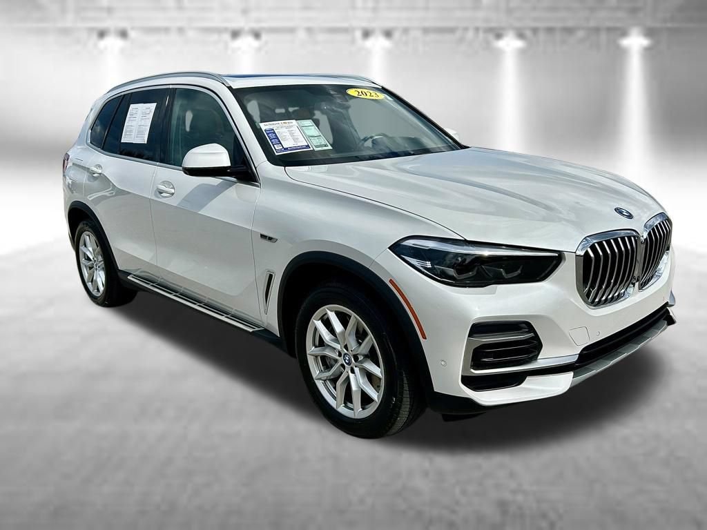 Used 2023 BMW X5 xDrive45e w/ Parking Assistance Package AWD/4WD image 3