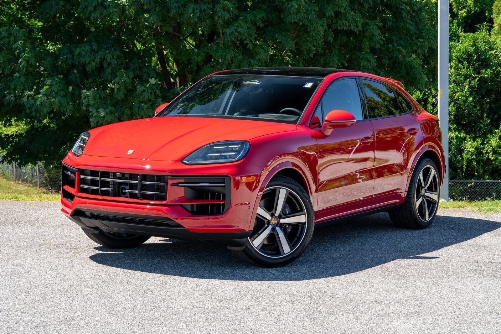 New 2026 Porsche Cayenne Coupe AWD/4WD image 1