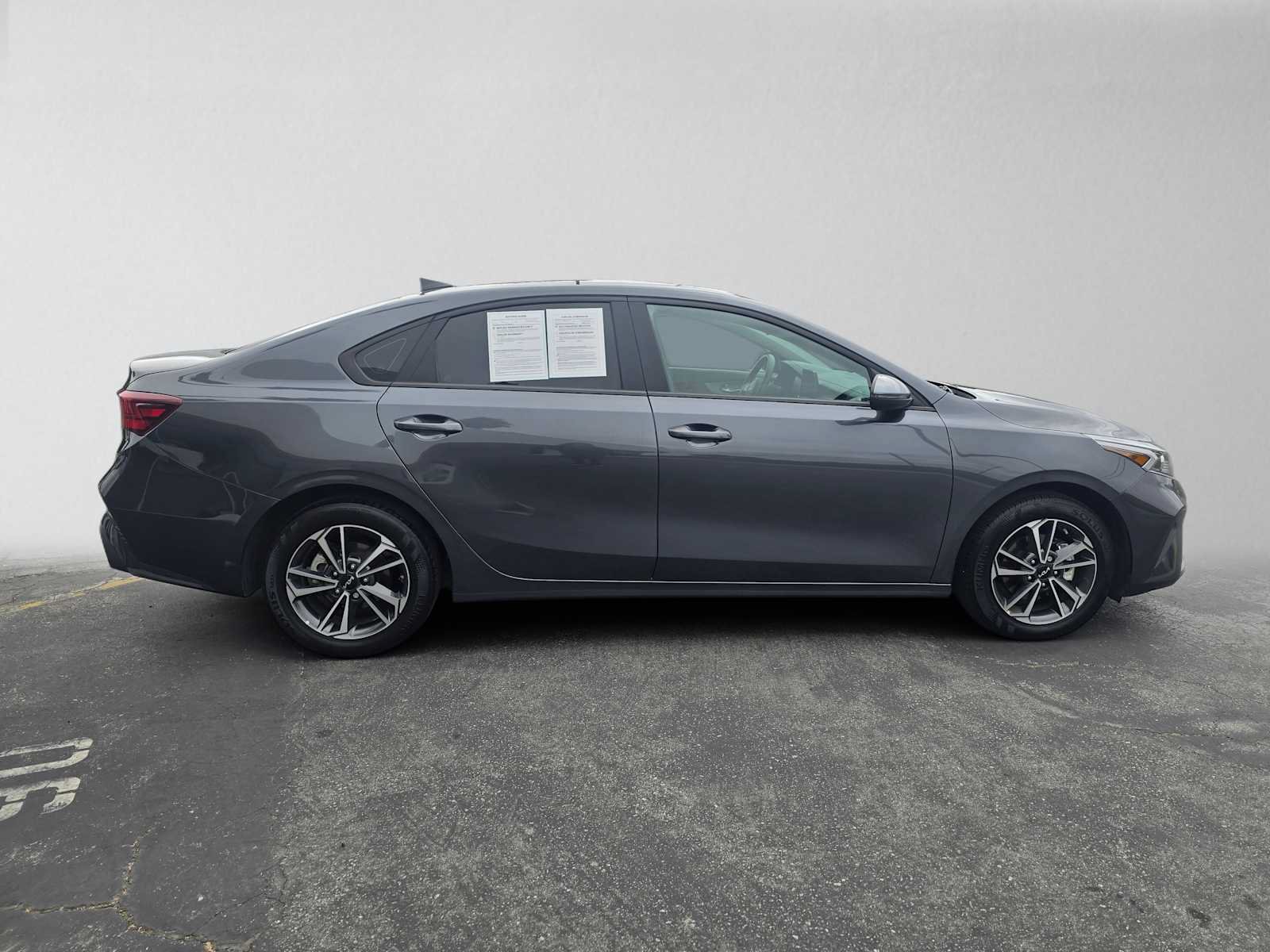 Used 2023 Kia Forte LXS w/ LXS Technology Package FWD image 2