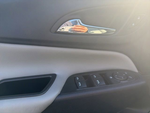 Used 2024 Chevrolet Equinox LS w/ LS Convenience Package AWD/4WD image 11