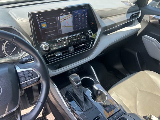 Used 2022 Toyota Highlander Limited FWD image 36