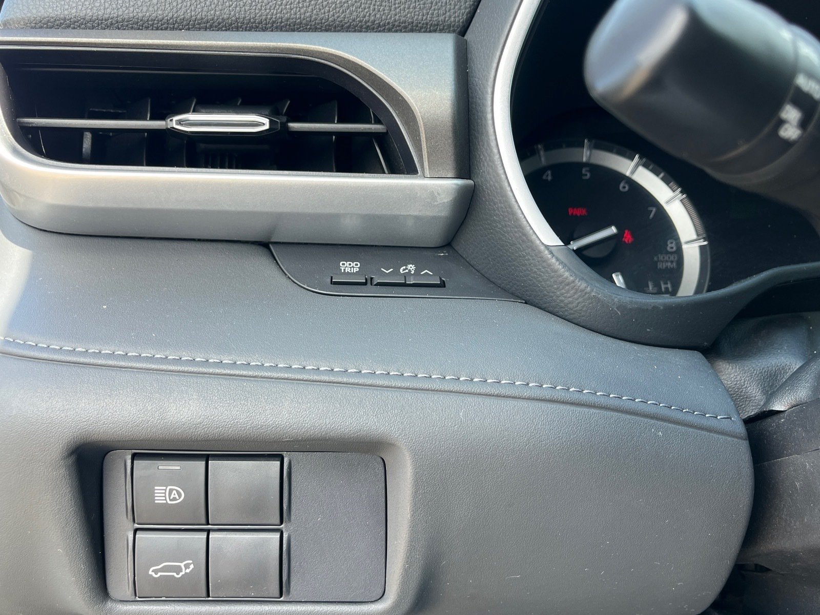 Used 2021 Toyota Highlander XLE FWD image 30