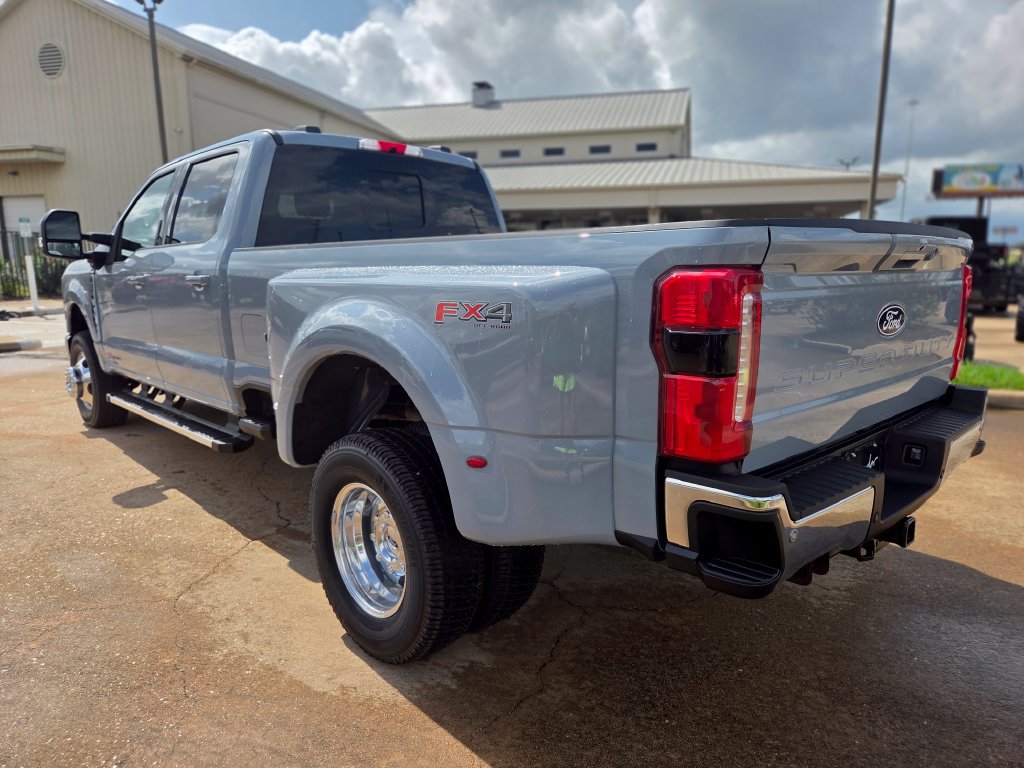 New 2027 Ford F350 Lariat w/ FX4 Off-Road Package AWD/4WD image 7