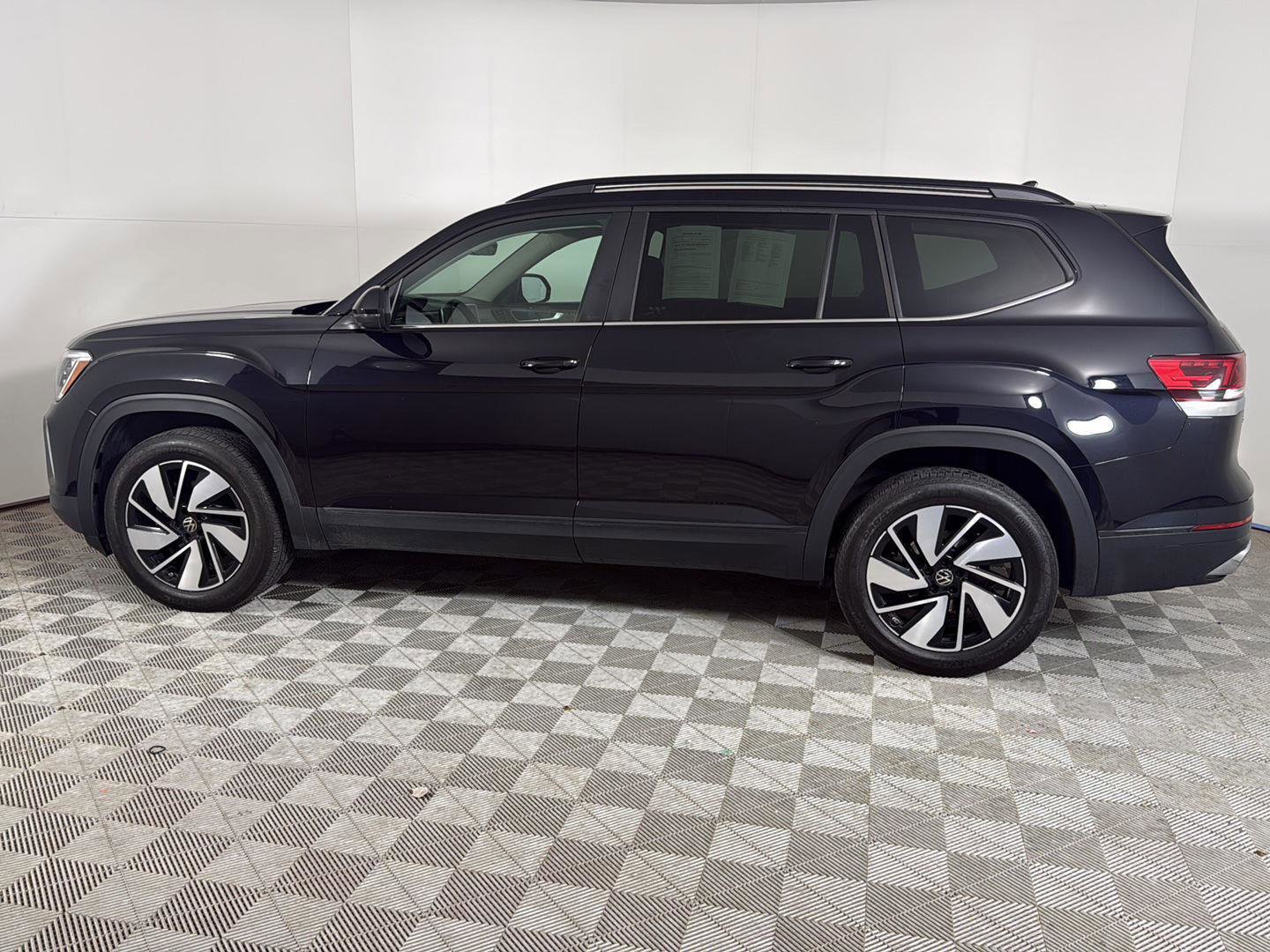 Certified 2024 Volkswagen Atlas SE AWD/4WD image 6