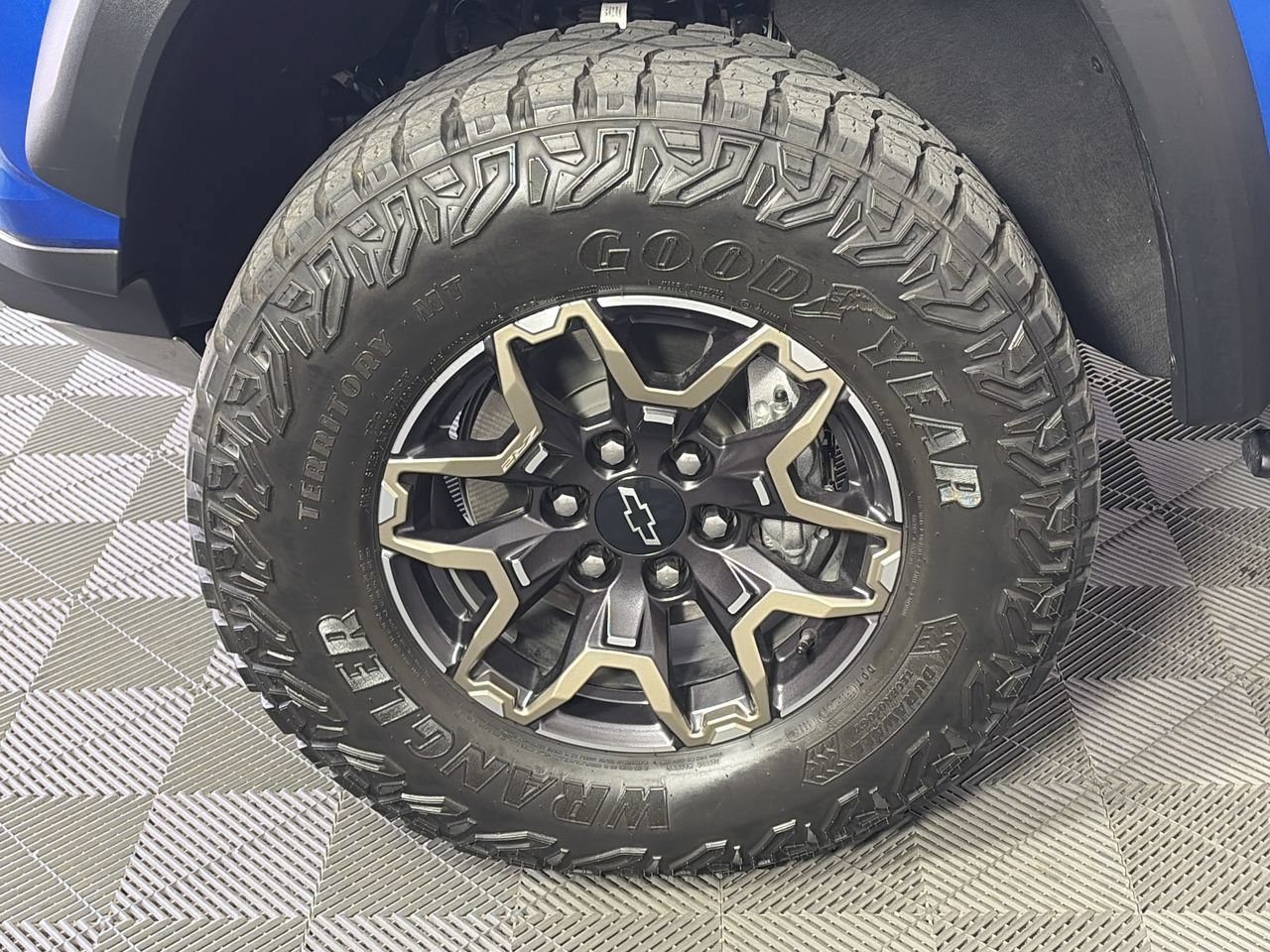 Used 2024 Chevrolet Colorado ZR2 w/ Technology Package AWD/4WD image 10