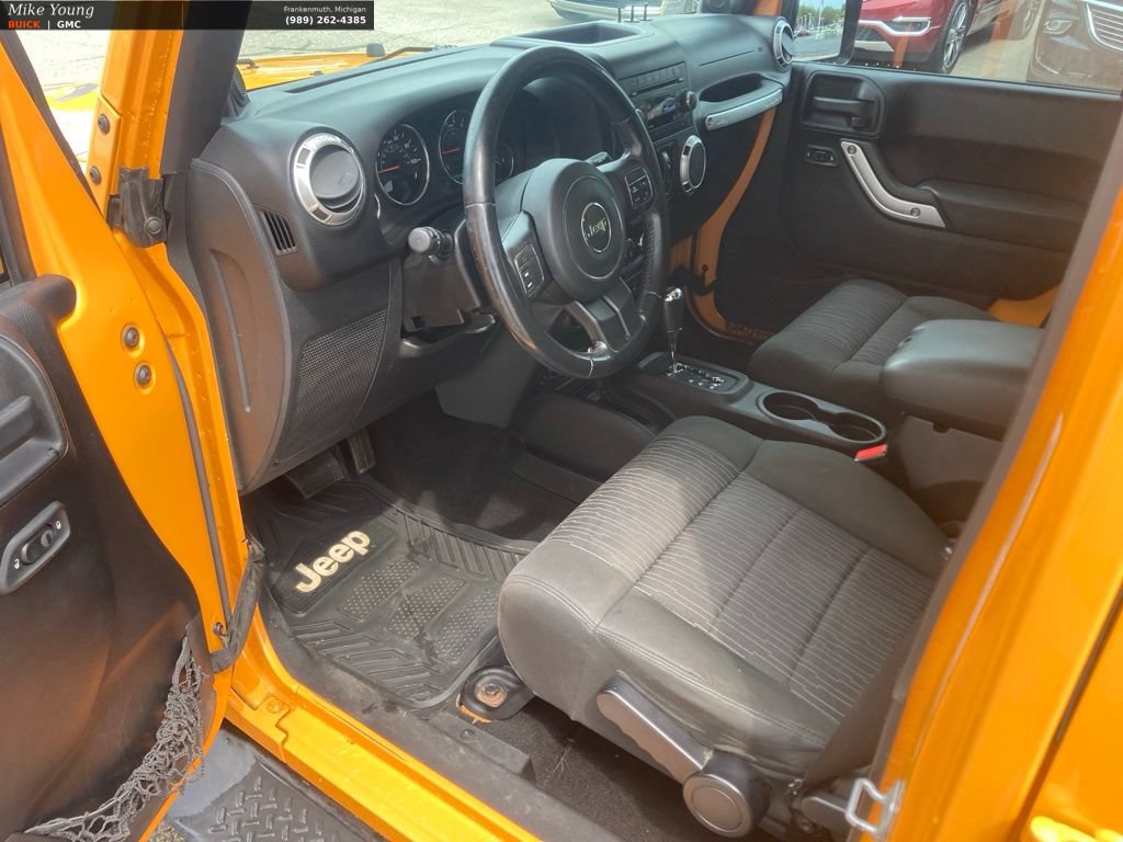 Used 2012 Jeep Wrangler Unlimited Sahara w/ Dual Top Group AWD/4WD image 20