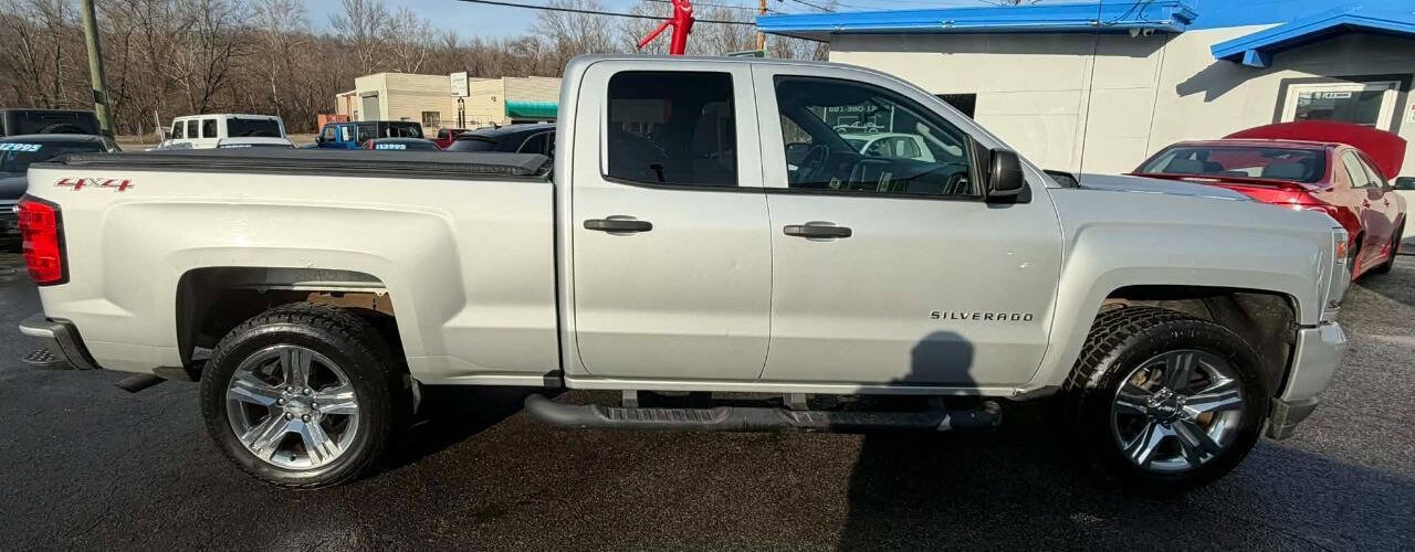 Used 2016 Chevrolet Silverado 1500 Custom w/ Custom Convenience Package AWD/4WD image 3