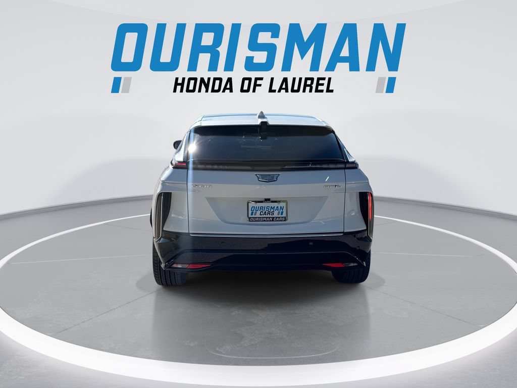 Used 2025 Cadillac Lyriq Luxury w/ LPO, Floor Liner Package AWD/4WD image 7