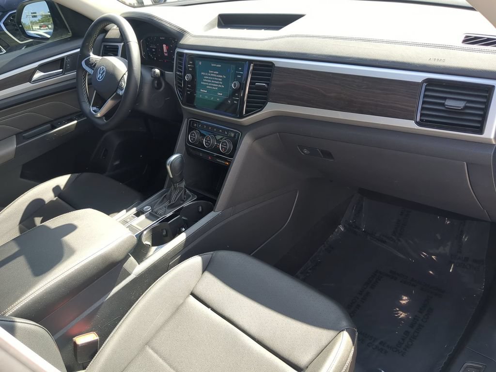 Used 2023 Volkswagen Atlas SE w/ Panoramic Sunroof Package FWD image 13