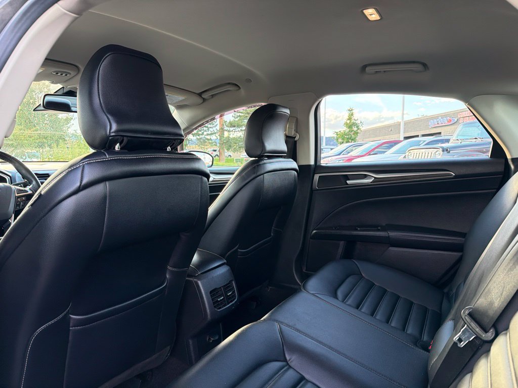 Used 2019 Ford Fusion SEL FWD image 21