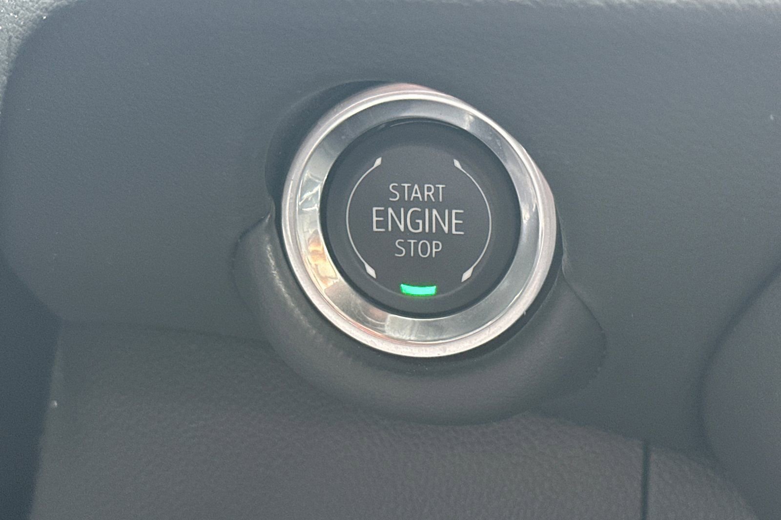 Used 2025 Chevrolet Suburban Z71 AWD/4WD image 22