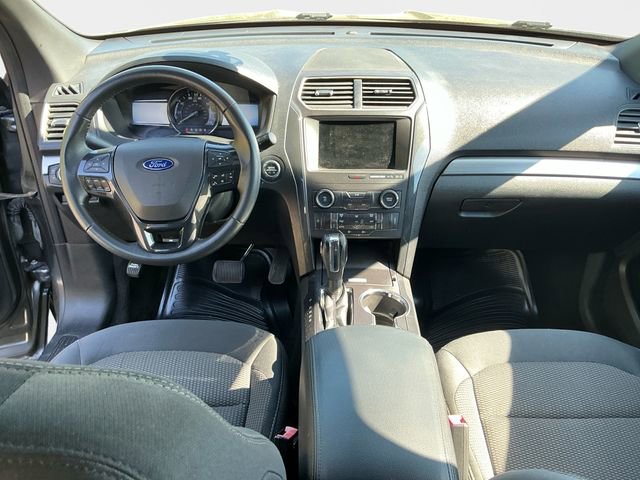 Used 2018 Ford Explorer XLT w/ Equipment Group 201A AWD/4WD image 11