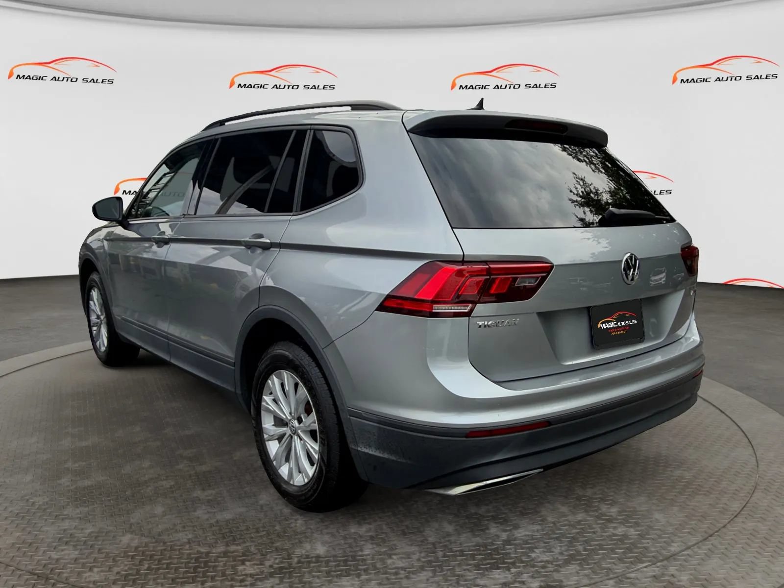 Used 2020 Volkswagen Tiguan S w/ 3rd Row Seat Package AWD/4WD image 8