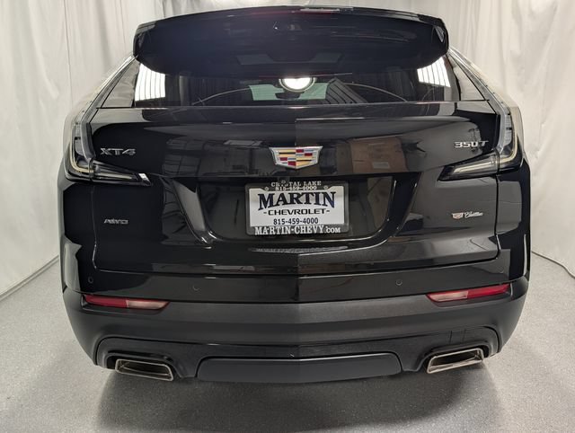 Used 2022 Cadillac XT4 Sport w/ Enhanced Visibility Package AWD/4WD image 4