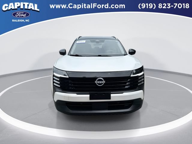 Used 2025 Nissan Kicks SV w/ SV Premium Package FWD image 3