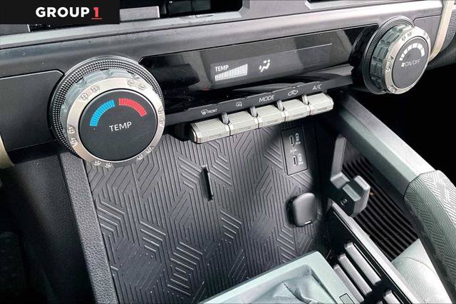 Certified 2025 Toyota Tacoma SR5 AWD/4WD image 35