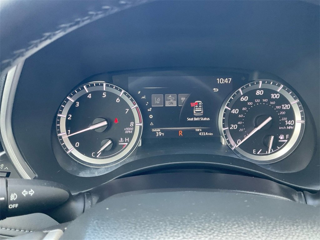 Used 2022 Toyota Highlander XLE image 16