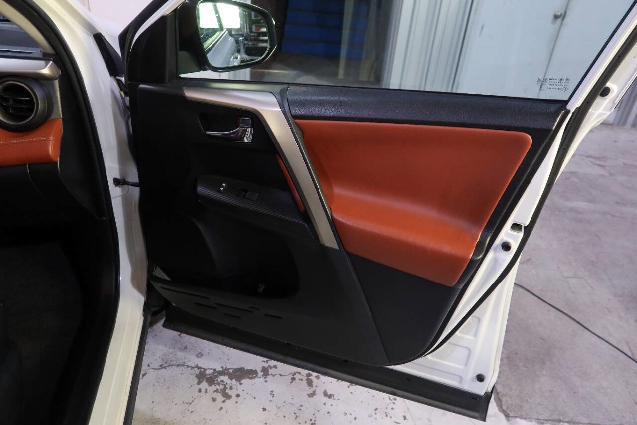 Used 2014 Toyota RAV4 Limited image 30