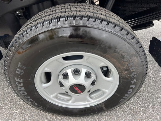 Certified 2025 GMC Sierra 2500 Pro w/ Convenience Package image 17