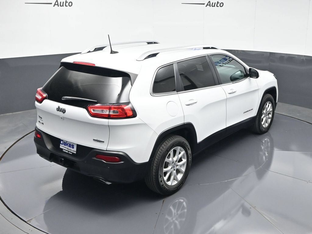 Used 2018 Jeep Cherokee Latitude Plus w/ Cold Weather Group AWD/4WD image 51