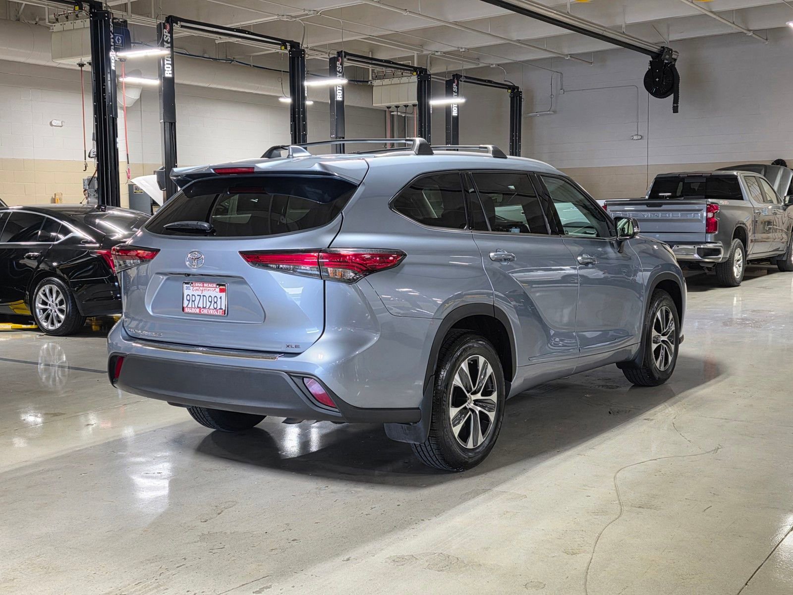 Used 2022 Toyota Highlander XLE FWD image 7