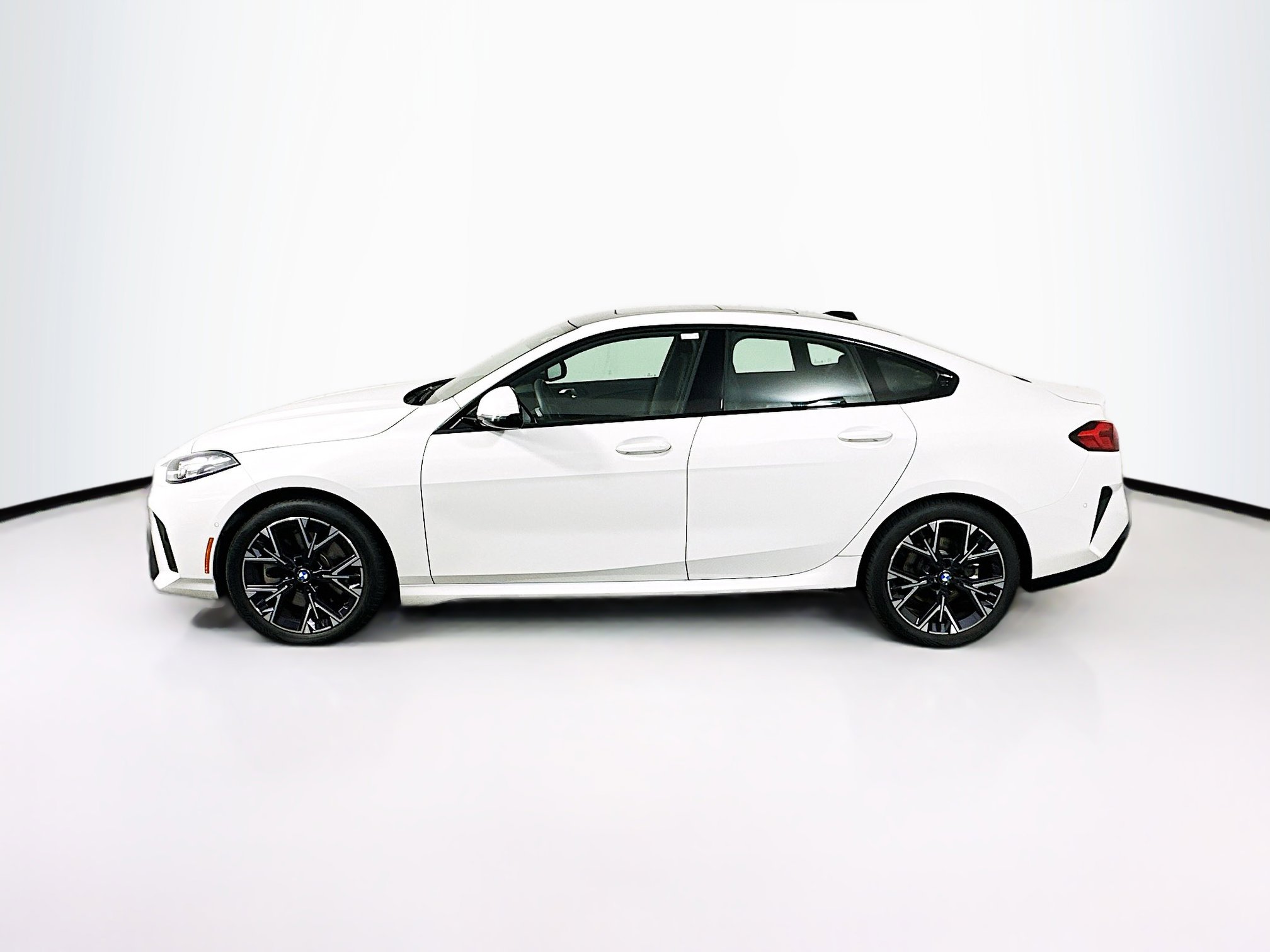 Used 2025 BMW 228i xDrive 228 xDrive image 4