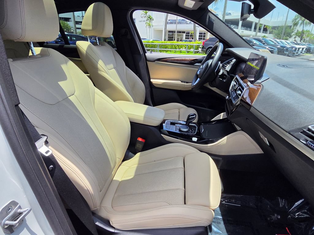 Used 2025 BMW X4 xDrive30i w/ Premium Package AWD/4WD image 23