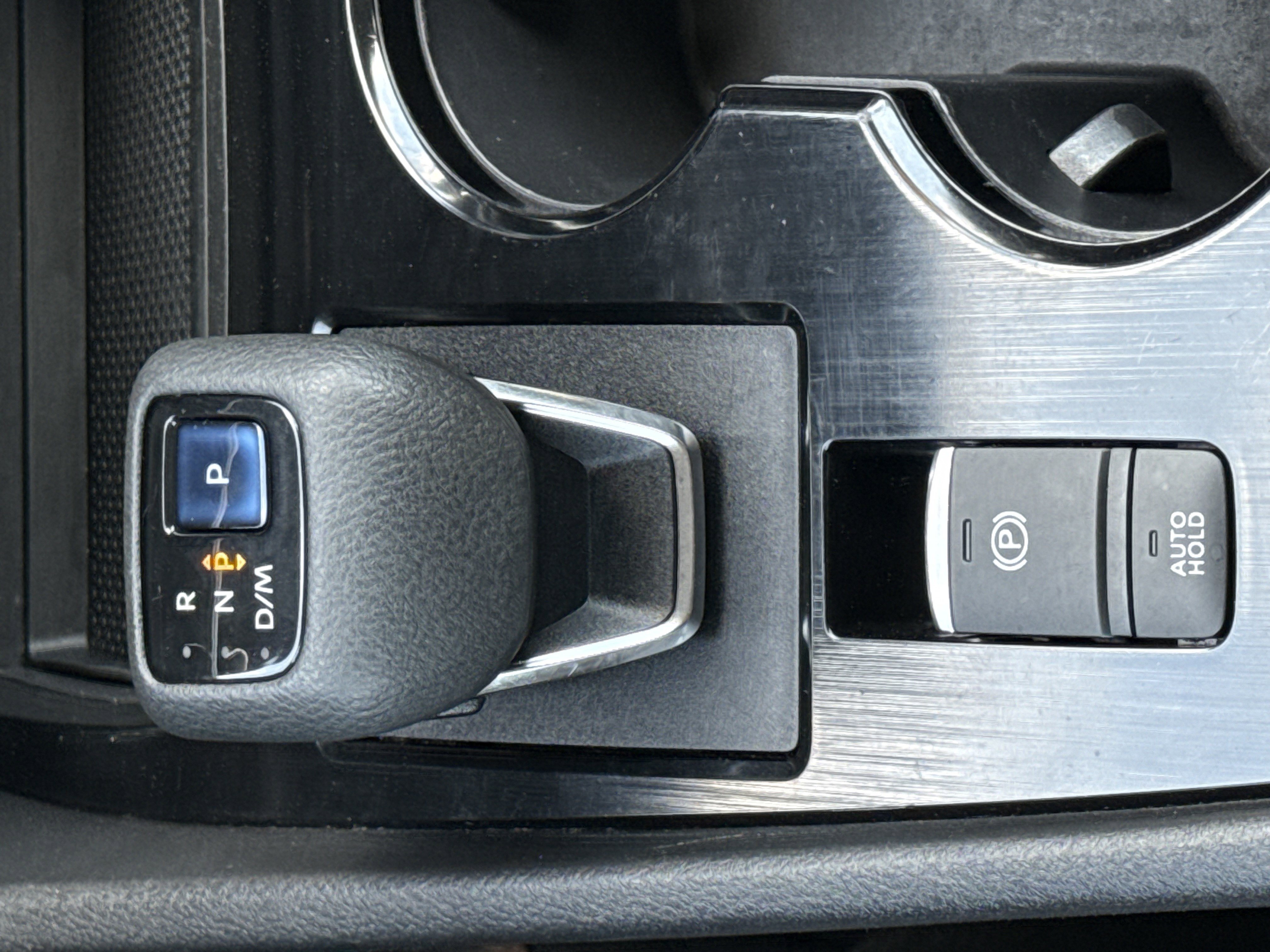 Used 2022 Nissan Rogue SV image 25