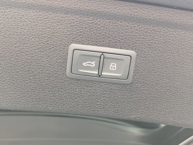 Used 2019 Audi SQ5 Premium Plus w/ Premium Plus Package image 22