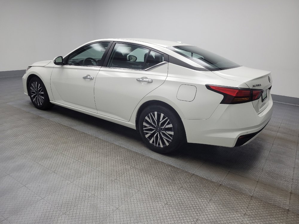 Used 2023 Nissan Altima 2.5 SV image 3