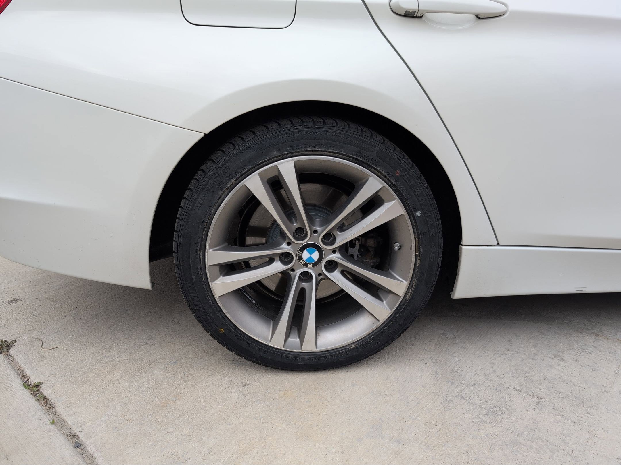 Used 2013 BMW 335i xDrive Sedan AWD/4WD image 12