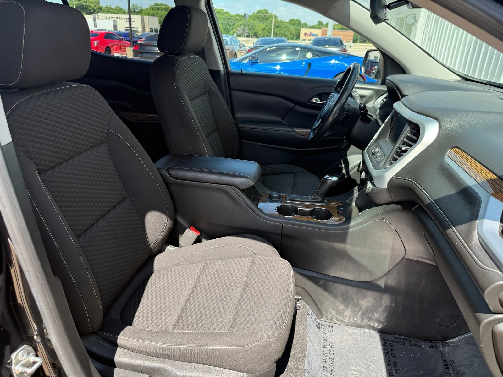 Used 2017 GMC Acadia SLE FWD image 24