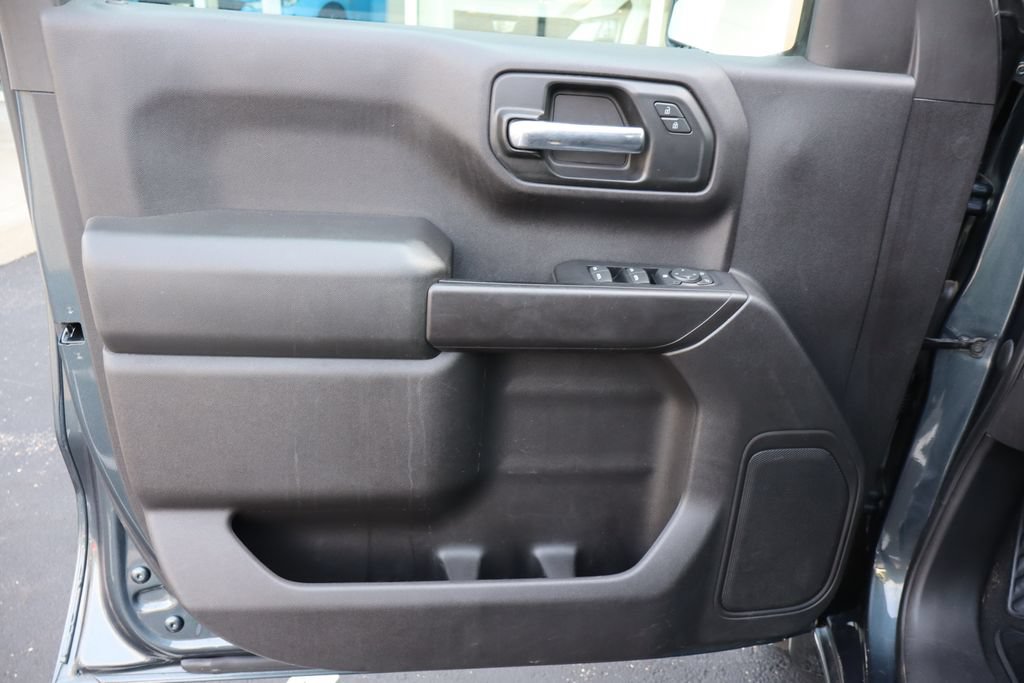 Used 2019 Chevrolet Silverado 1500 Custom Trail Boss w/ Custom Convenience Package AWD/4WD image 18