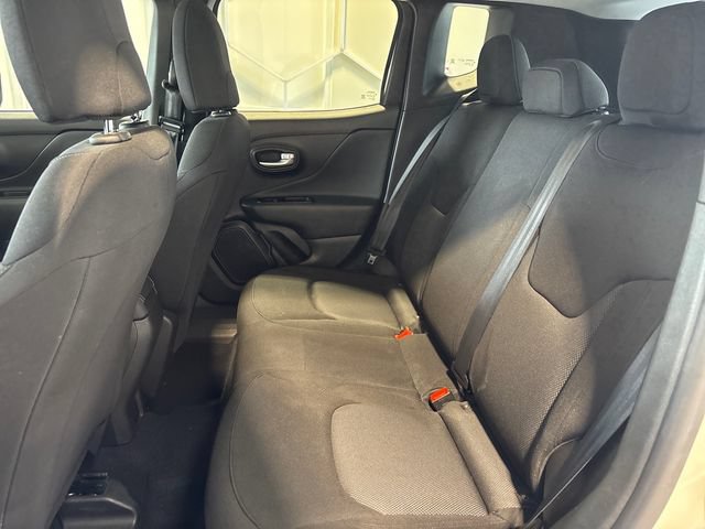 Used 2023 Jeep Renegade Latitude AWD/4WD image 15