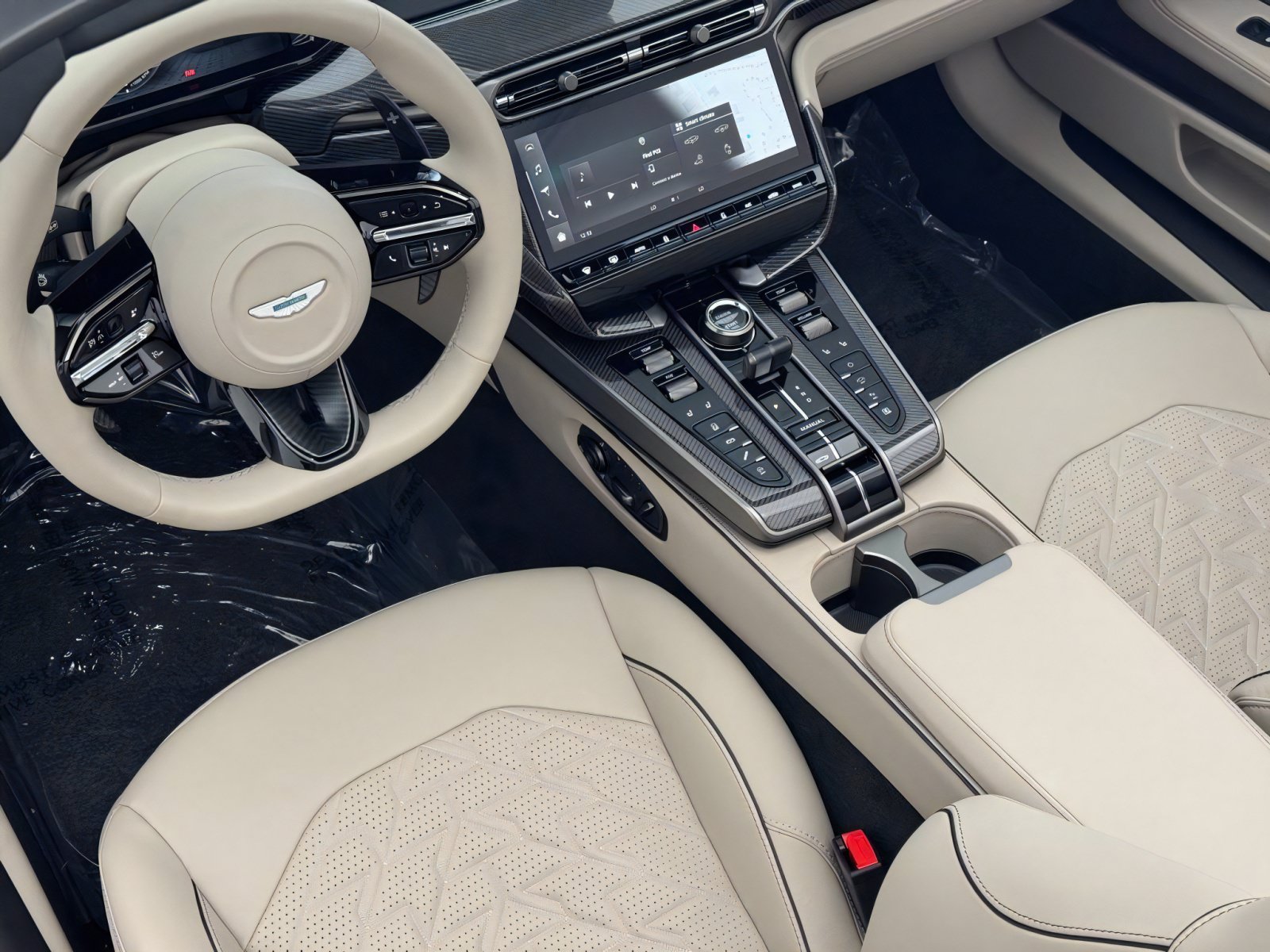 New 2026 Aston Martin Vanquish Convertible RWD image 15