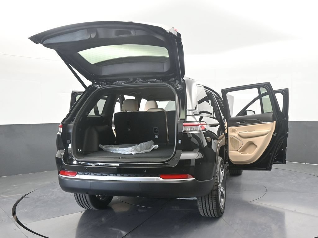 Used 2026 Jeep Grand Cherokee Limited RWD image 57