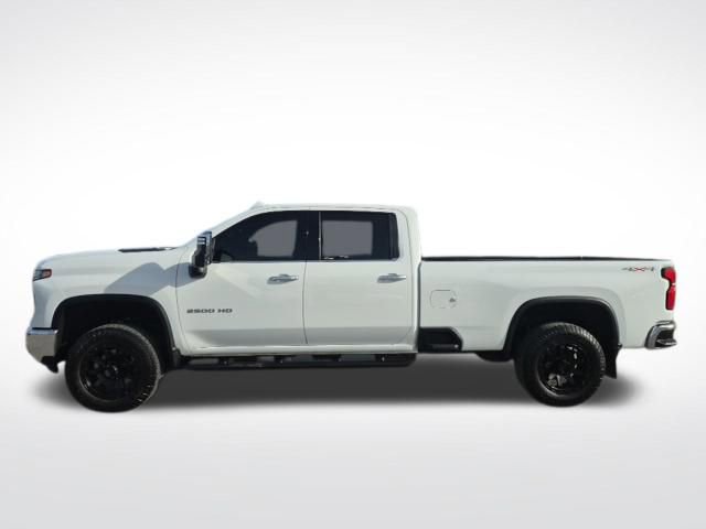 Used 2024 Chevrolet Silverado 2500 LTZ image 9