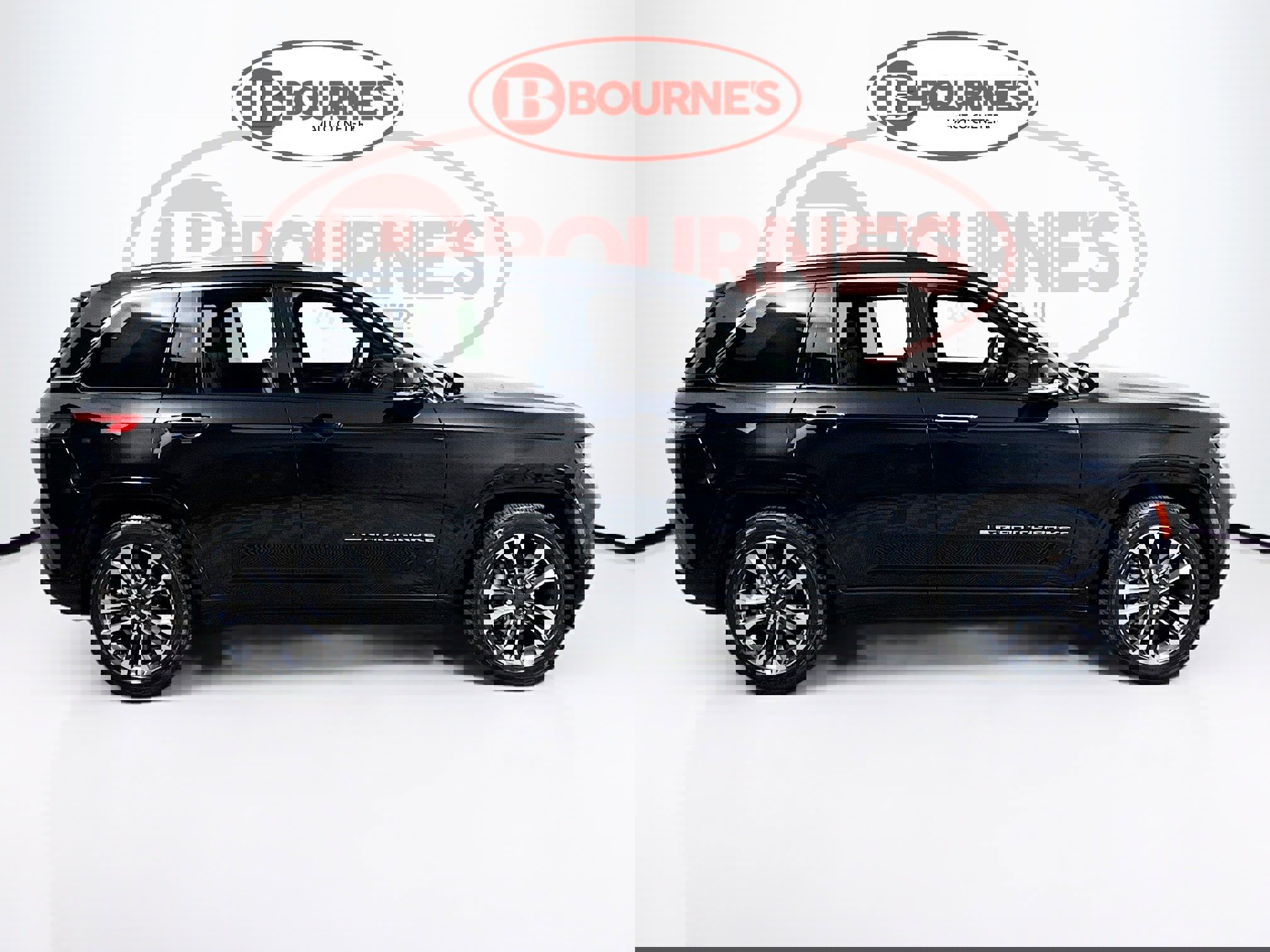 Used 2023 Jeep Grand Cherokee Overland image 13