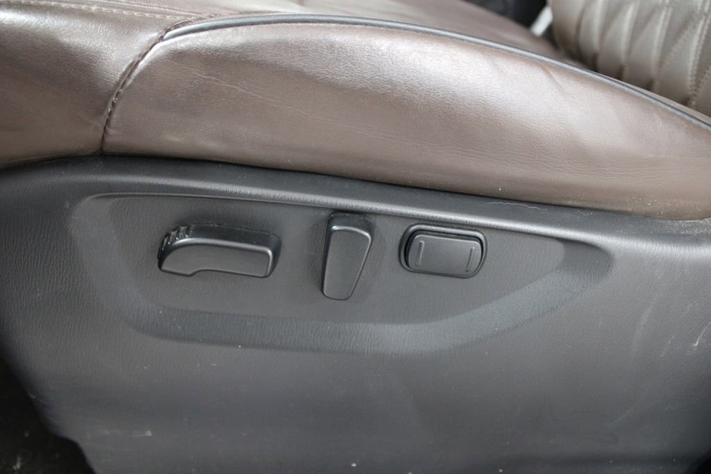 Used 2022 Nissan Armada Platinum w/ Captain's Chairs Package image 16