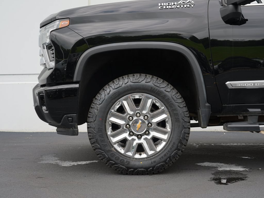Used 2024 Chevrolet Silverado 3500 High Country w/ High Country Premium Package AWD/4WD image 11
