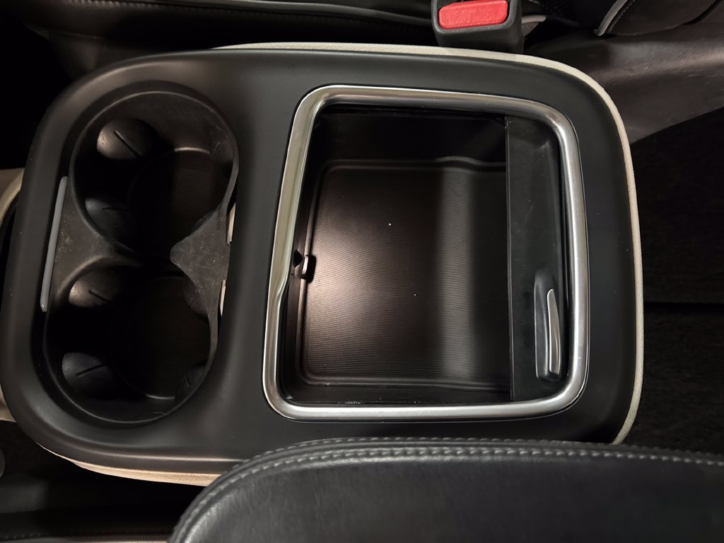 Used 2017 Chrysler Pacifica Limited FWD image 25