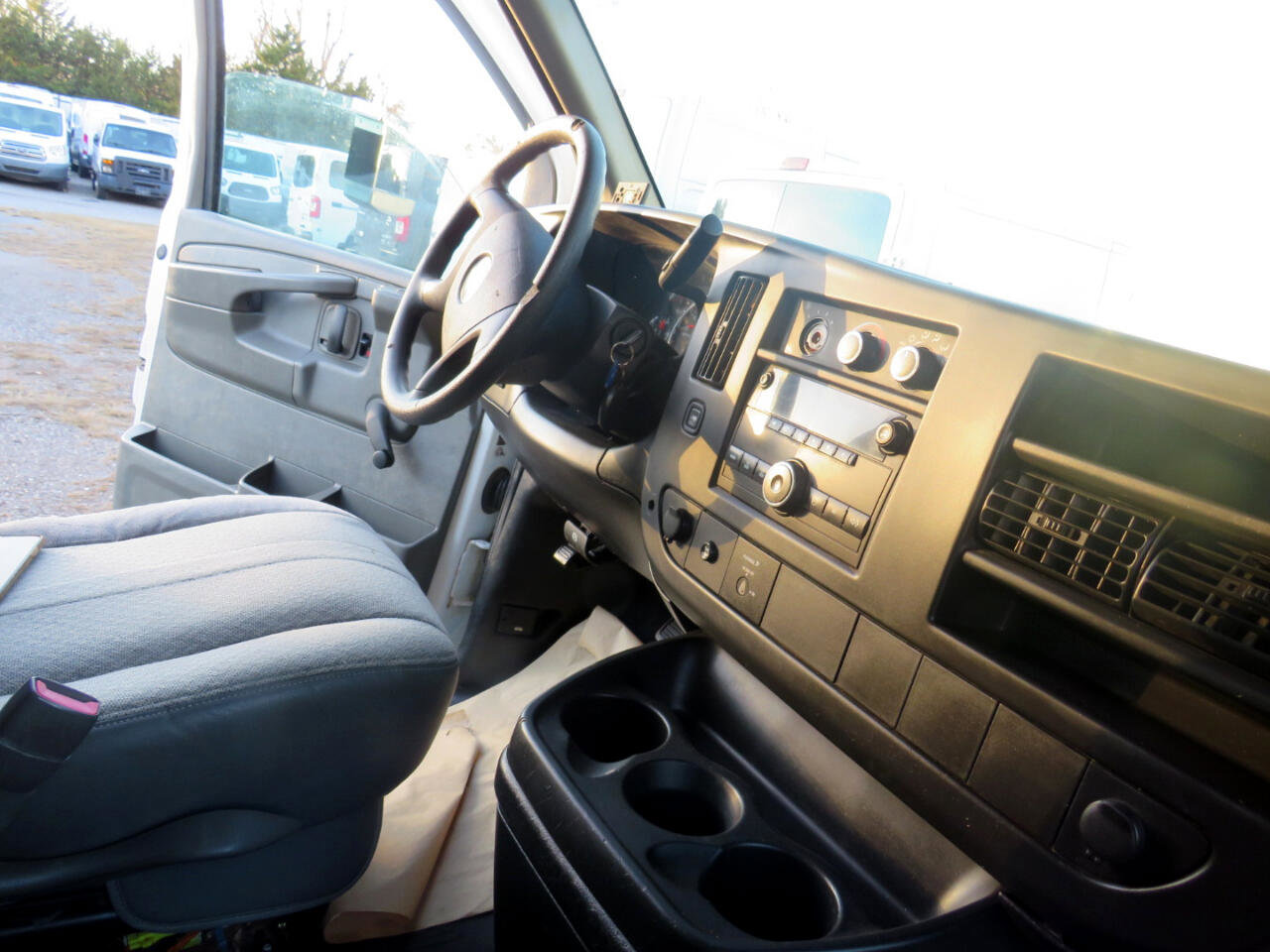 Used 2011 Chevrolet Express 2500 image 39