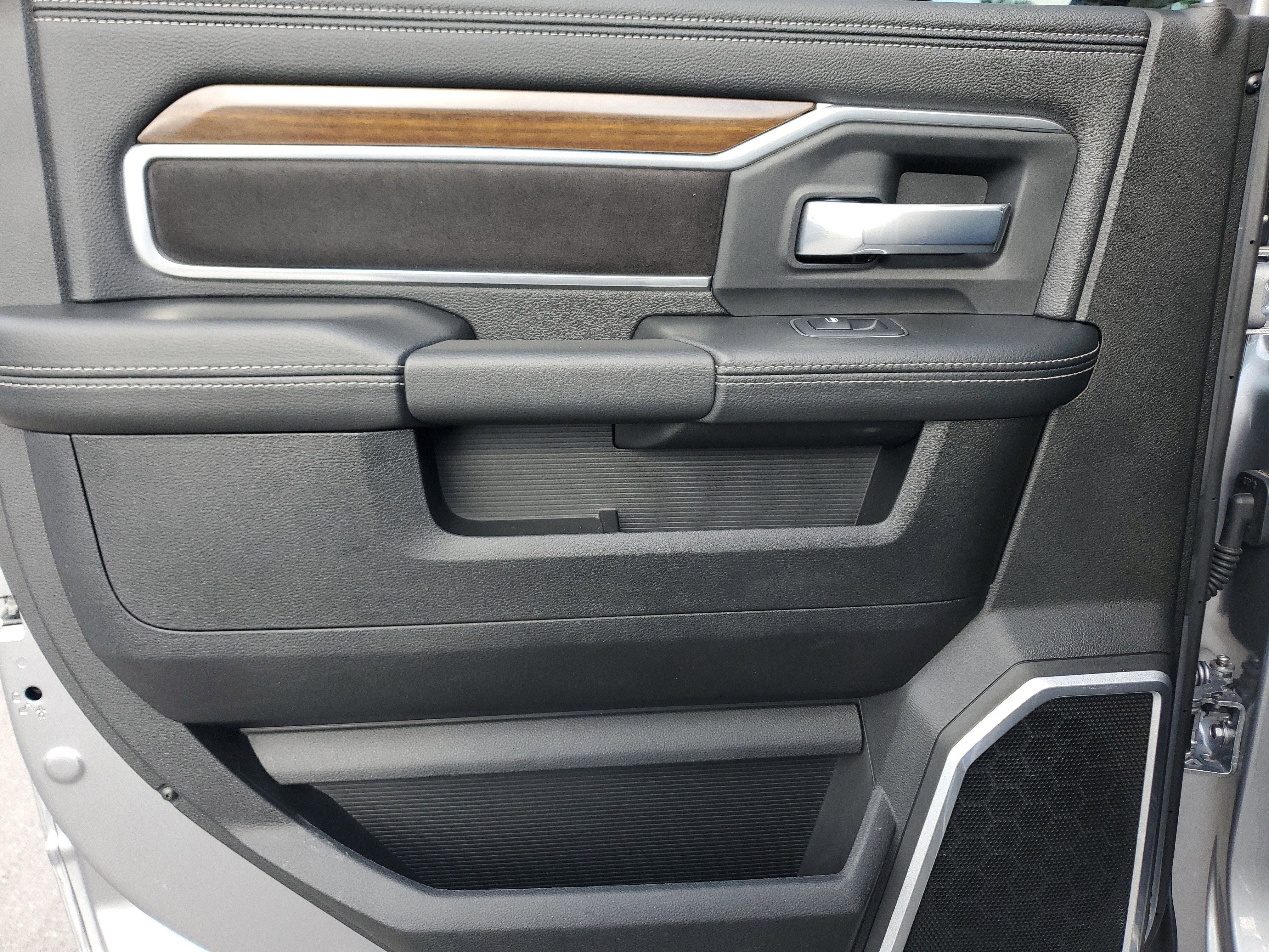 Used 2024 RAM 2500 Laramie image 27