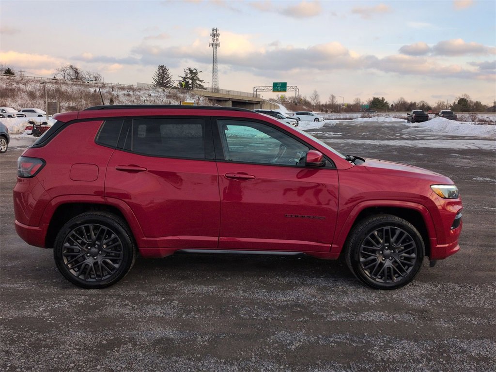 Used 2022 Jeep Compass Limited w/ (RED) Package image 2
