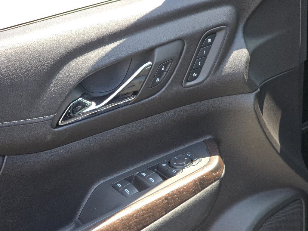Used 2023 GMC Acadia Denali w/ Denali Technology Package FWD image 23