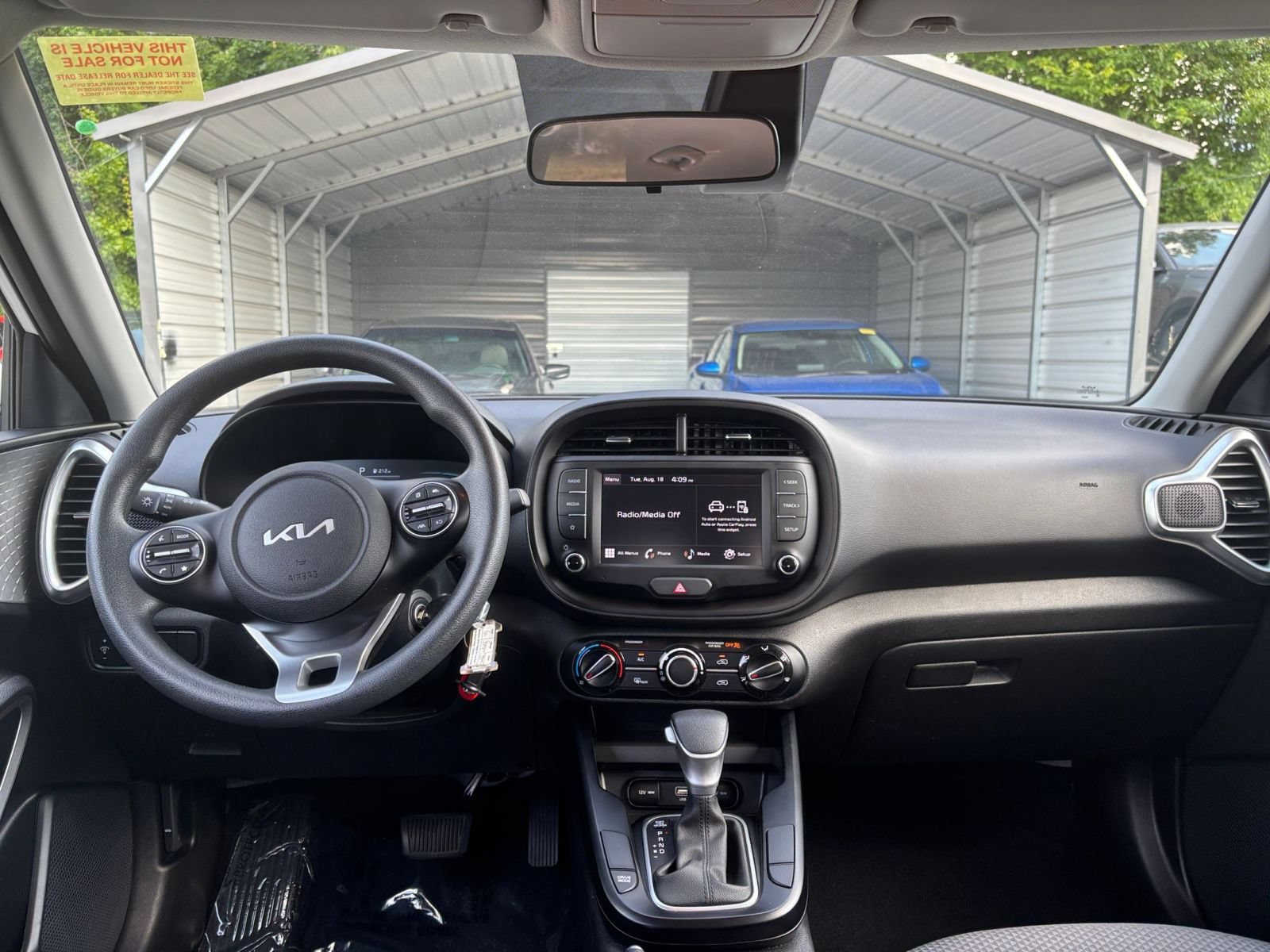 Used 2025 Kia Soul LX w/ LX Technology Package FWD image 30