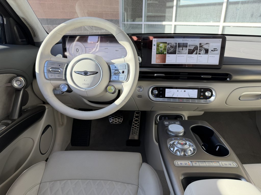Used 2023 Genesis GV60 Performance image 16